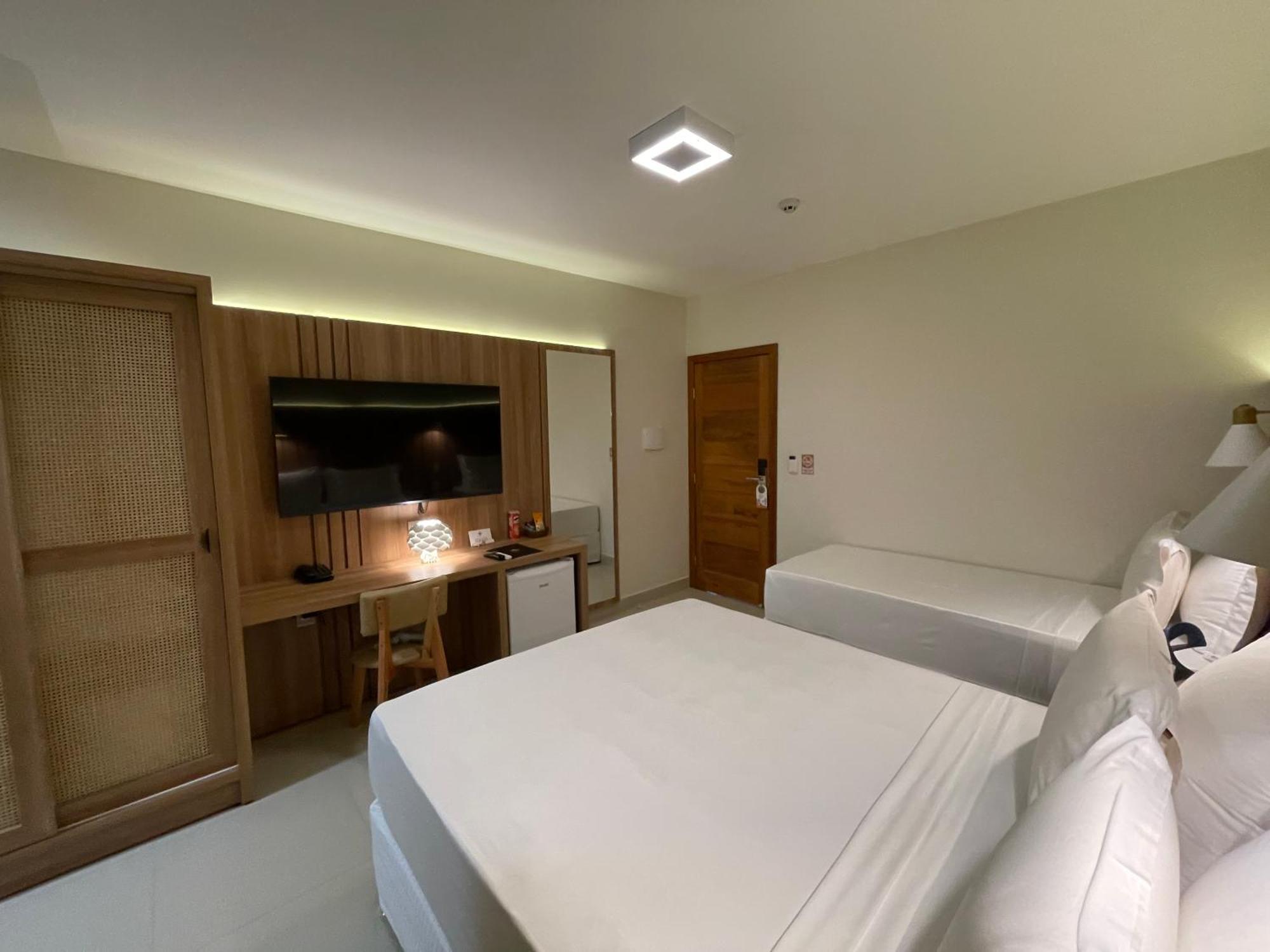 Standard Suite,1539603898:JPEG